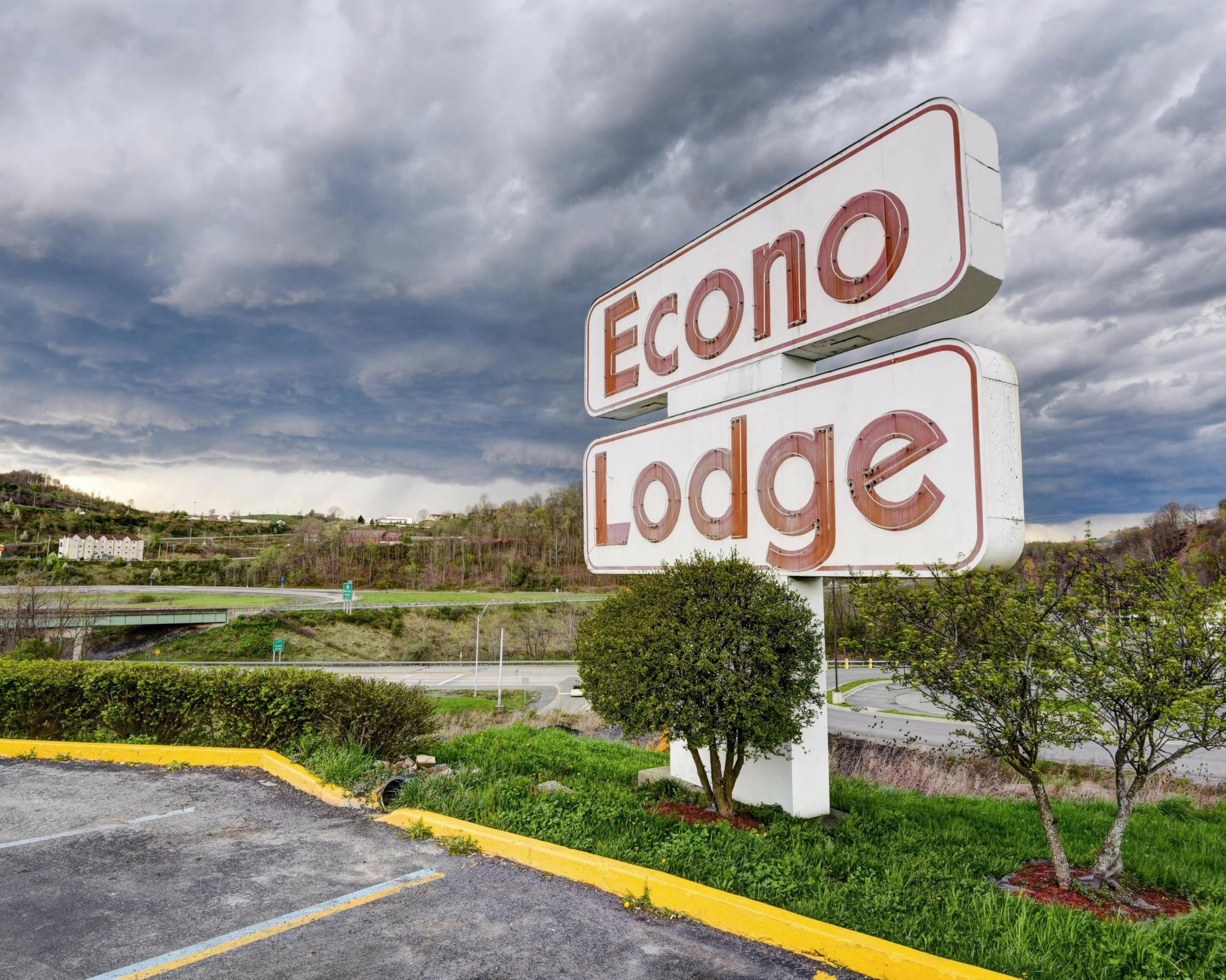 Econo Lodge Morgantown Exterior photo