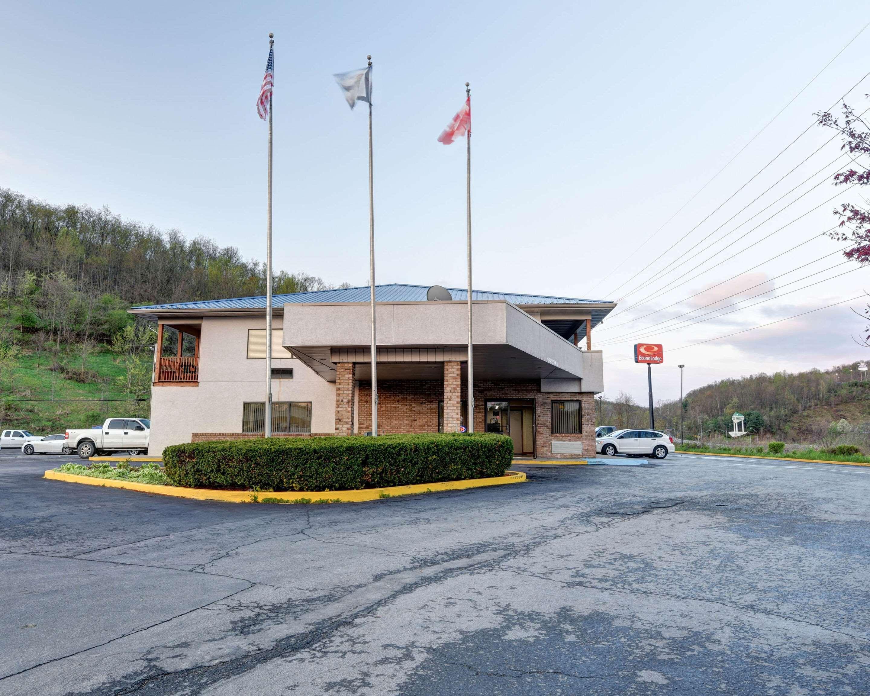 Econo Lodge Morgantown Exterior photo